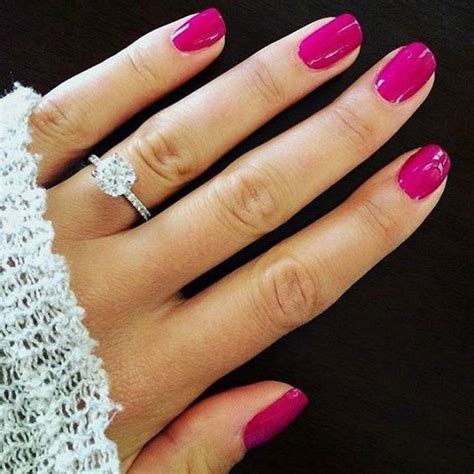 color de uñas para manos morenas|17 Colores de uñas que se ven espectaculares en。